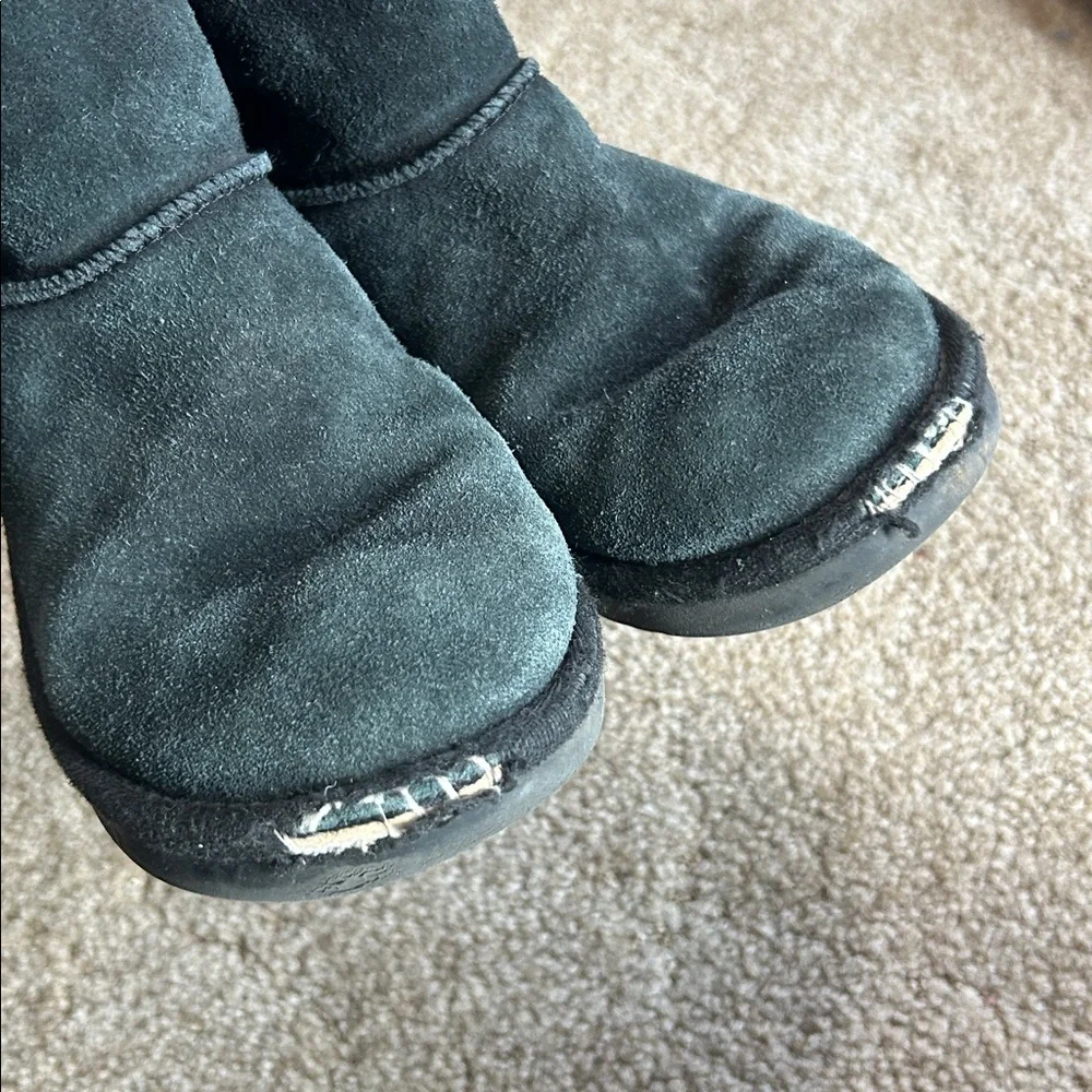 Ugg Shoes Girls 3 Black Suede Shearling Koolaburra Victoria Short